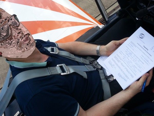 Flugschüler mit Auftrag