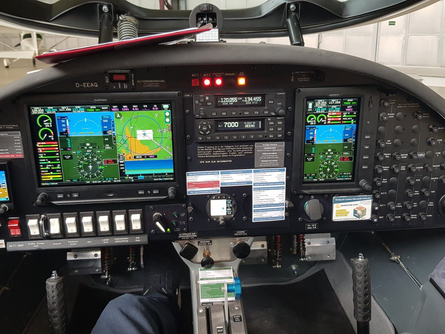 Aquila-Cockpit